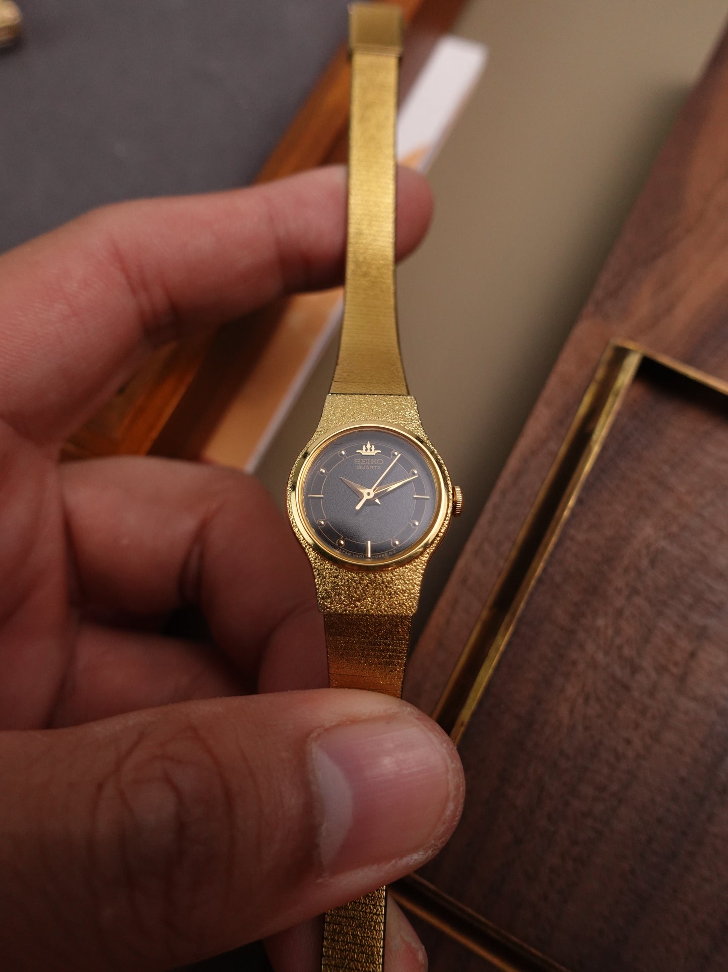 Ladies' Seiko Galaxy Black Dial Integrated Bracelet (Cut to Size bracelet)