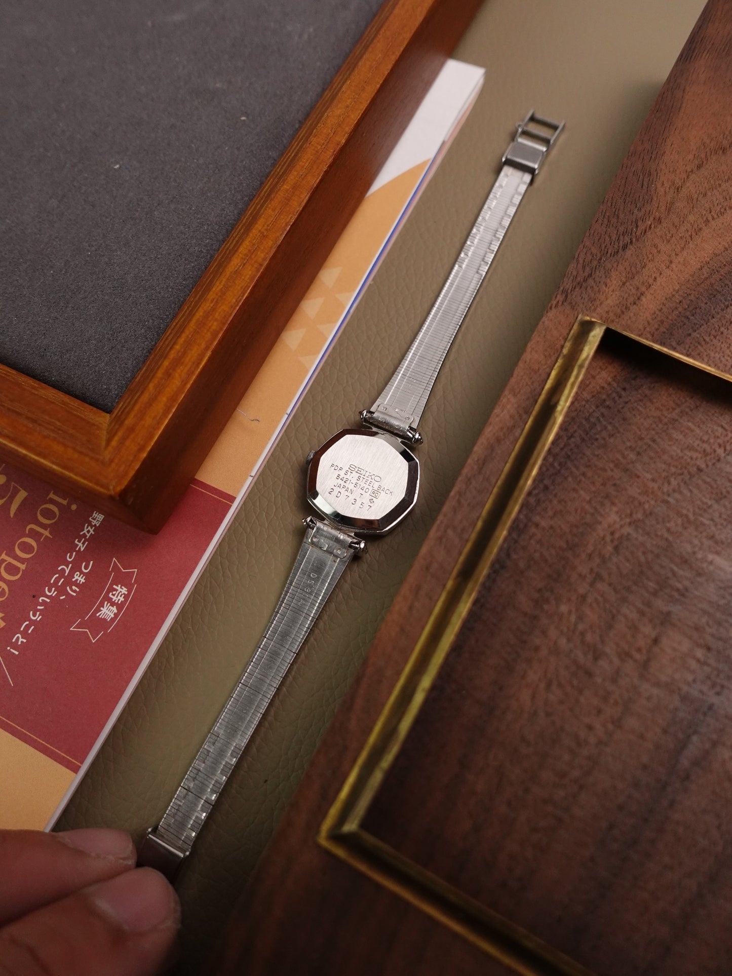 Ladies Seiko Quartz Octa with Cut-to-size rope textured bracelet