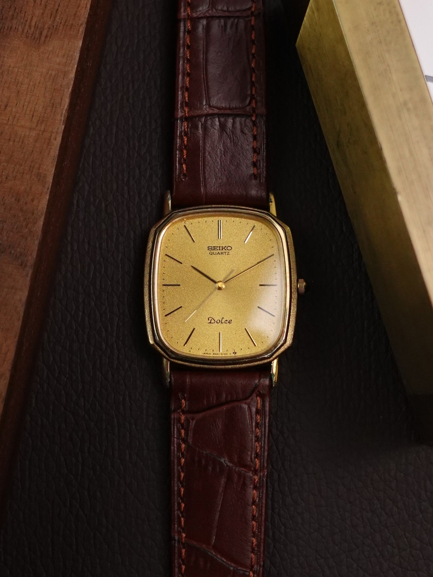 1982 Seiko Dolce oblong elipse 9521-5120