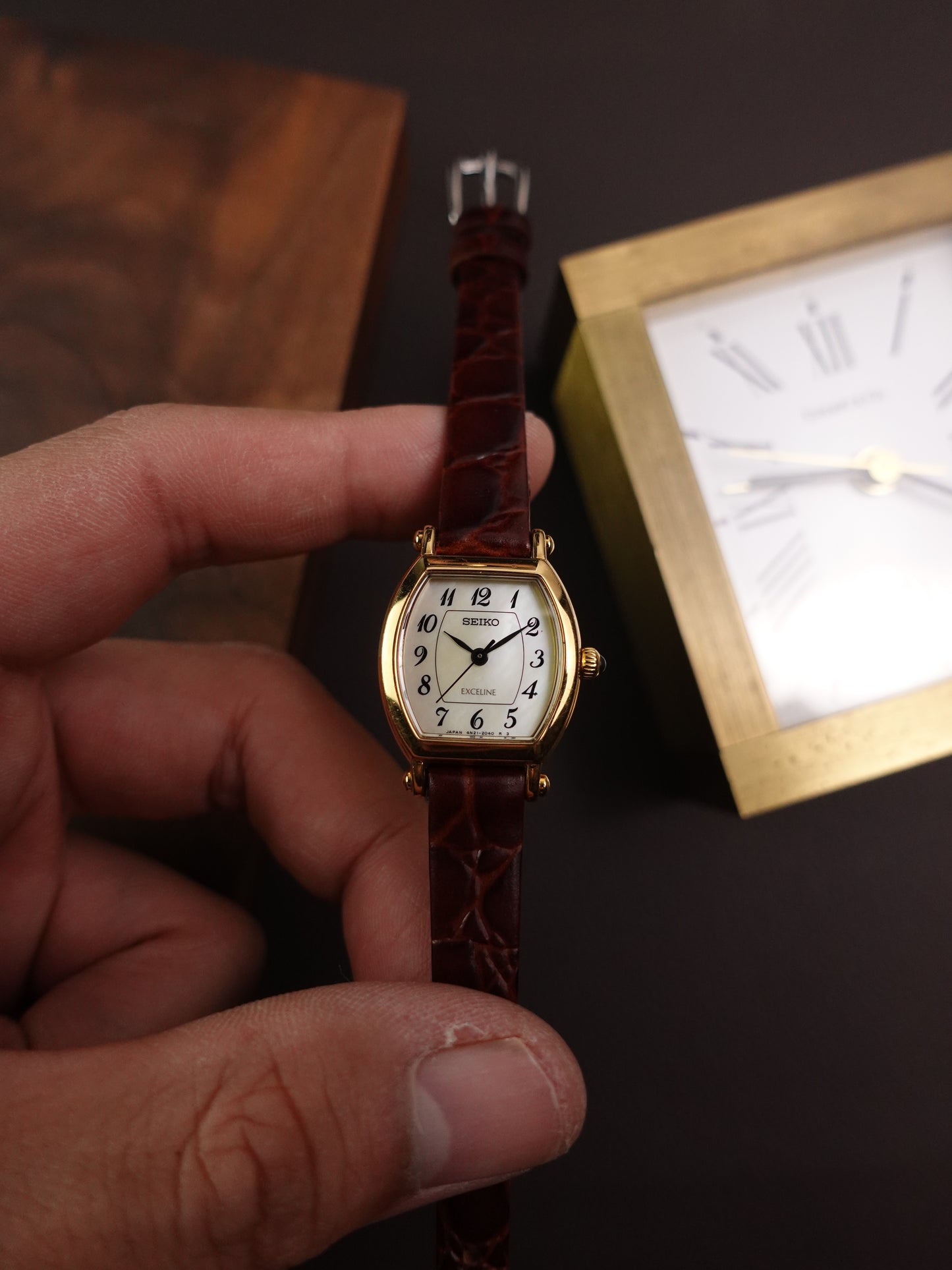 Seiko Exceline "Tonneau" 4N21-5270 Mother of pearl Dial