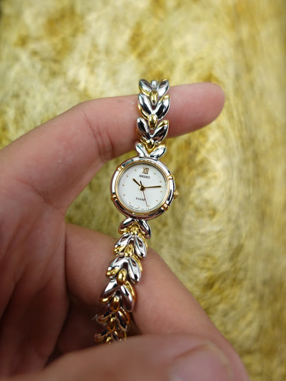 Ladies' Seiko Tisse 4N21-1400 circa. 1993