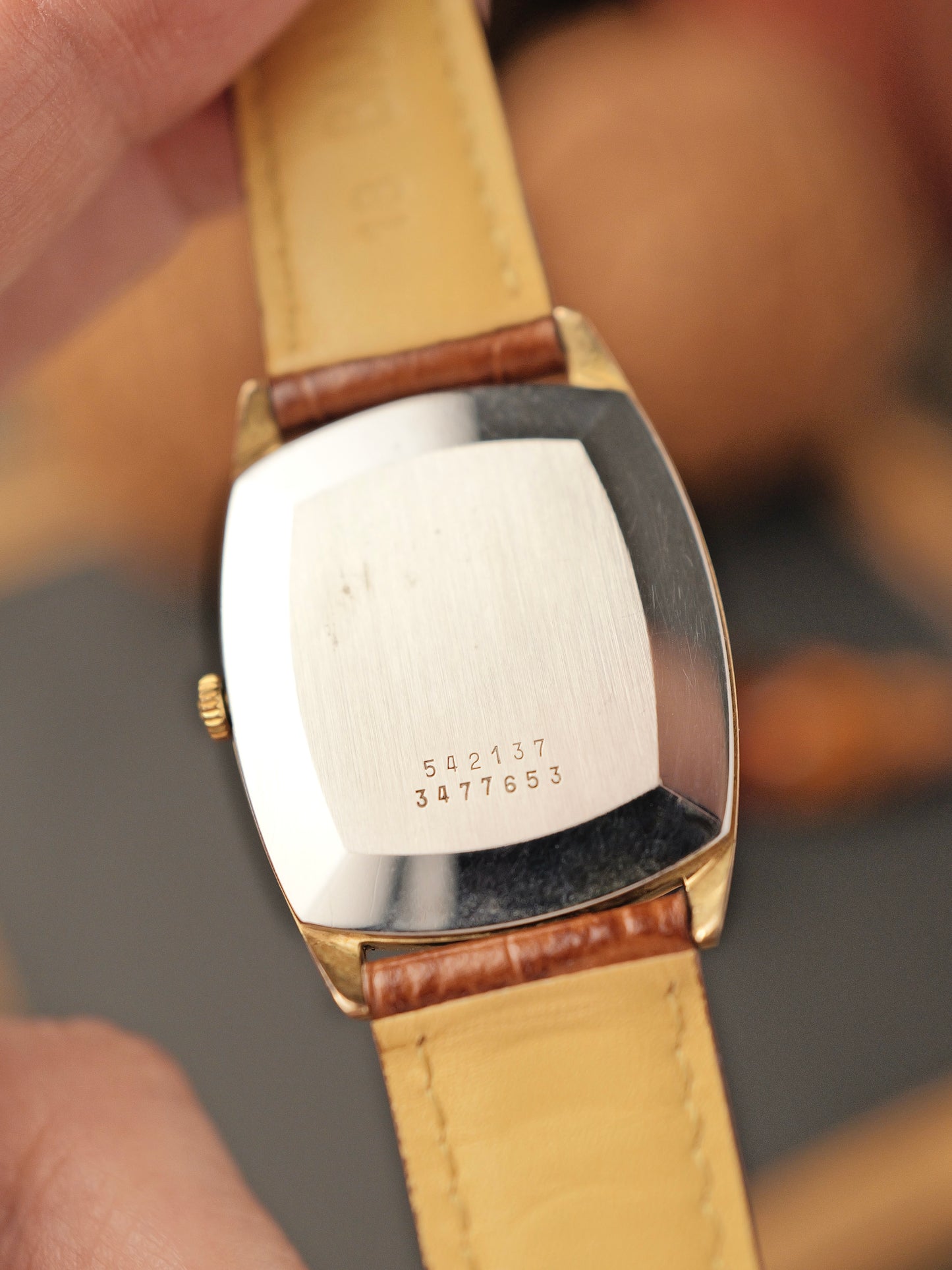 Universal Genève “Tonneau” w/ Box Ref. 542137 (Circa 1970s)