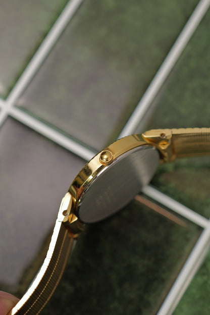Seiko Quartz "Golden hour" integrated bracelet circa. 1984