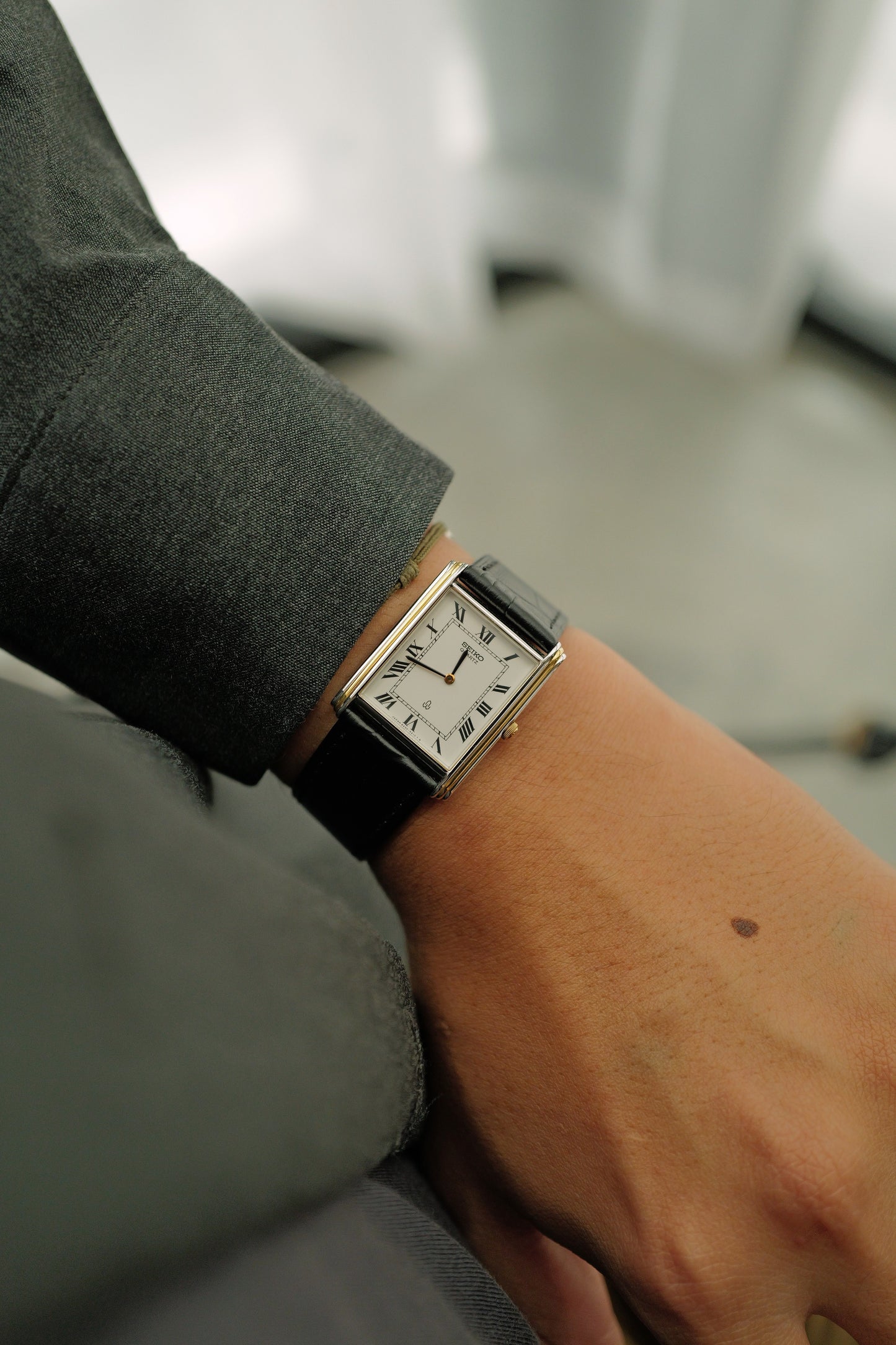 Seiko Quartz Tank Art-deco case Circa.1982