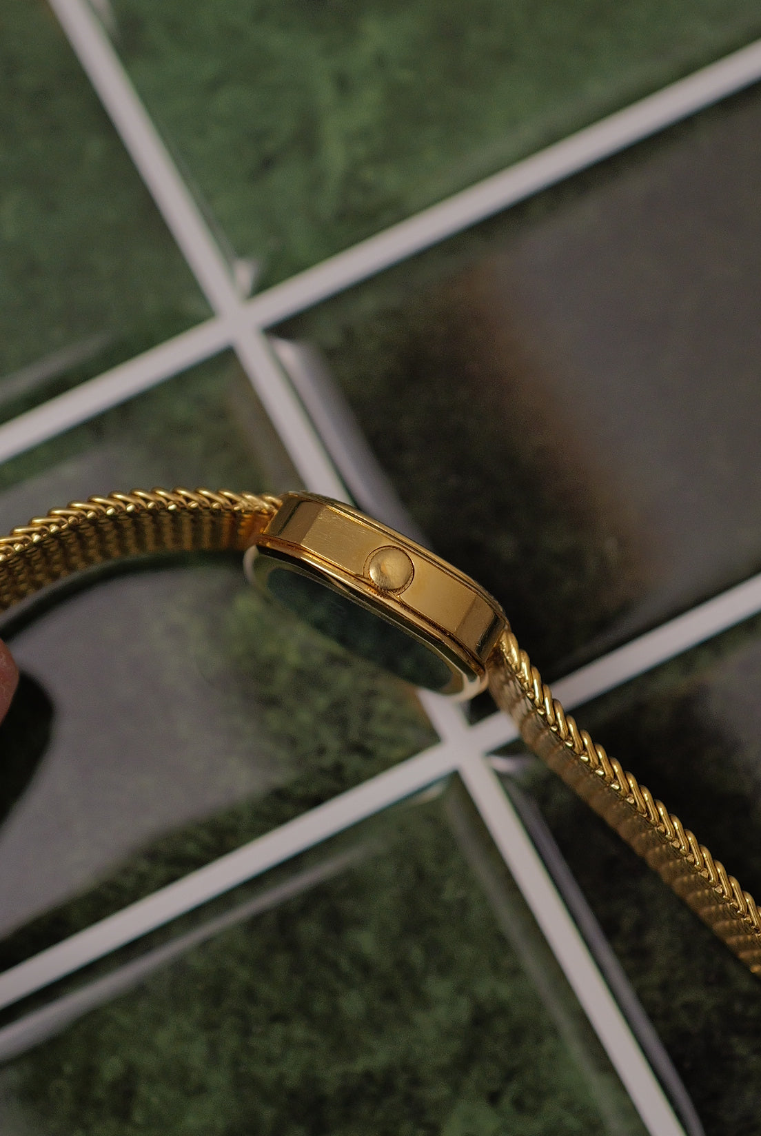 Seiko Quartz "Golden Cushion" integrated bracelet circa. 1979