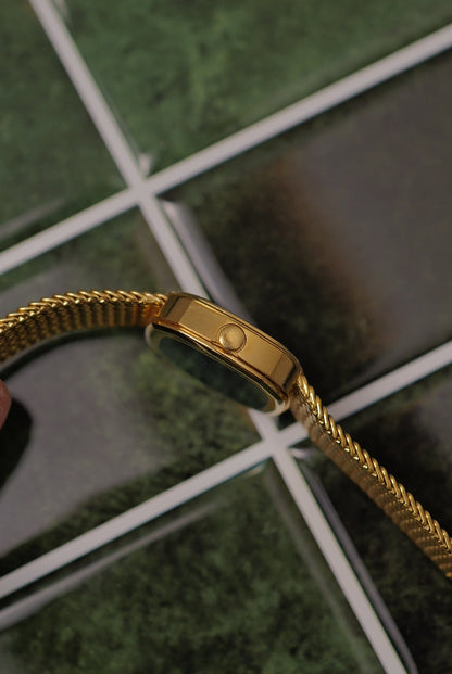 Seiko Quartz "Golden Cushion" integrated bracelet circa. 1979