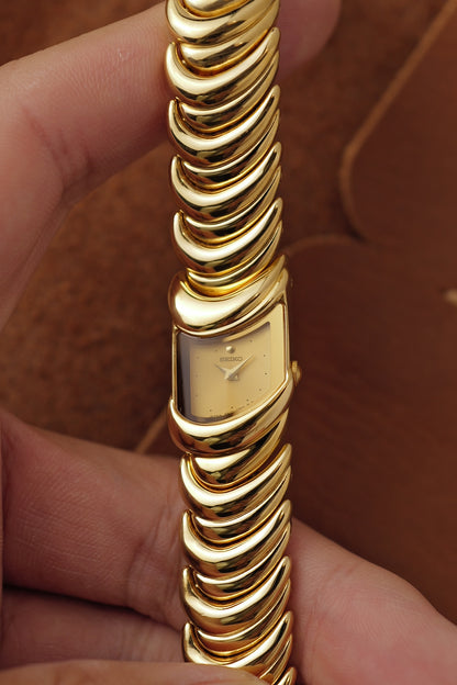 Seiko Quartz "Molten Loop" Circa.1994 (Rare Curation)
