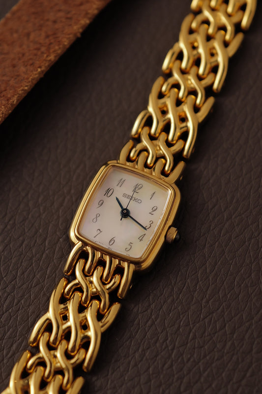 Seiko Multi-link Mother of Pearl dial Circa. 1991