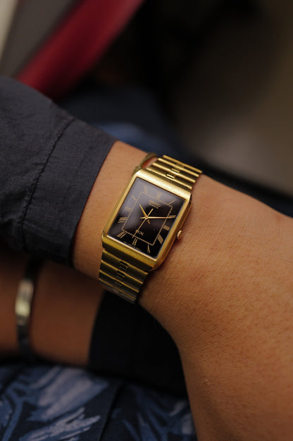 Seiko SX Gold integrated bracelet V701-5K00 Circa.1991