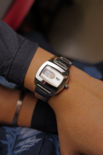 Citizen 1481010 independent Jumping hour quartz Special White edition with original Box