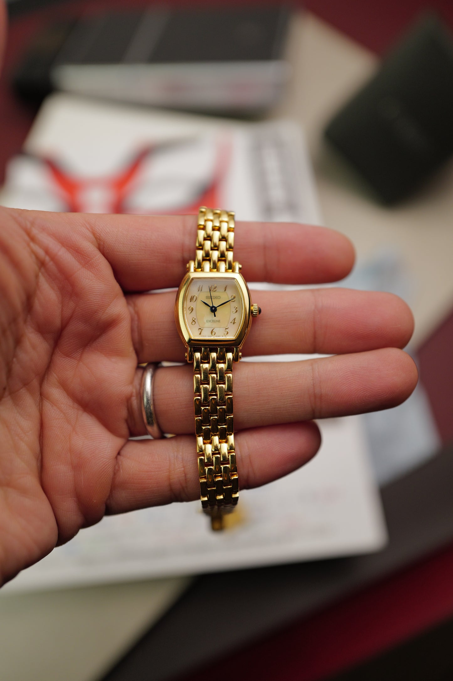 Seiko Exeline Tortue Mother of Pearl Dial with original bracelet  Circa.1996