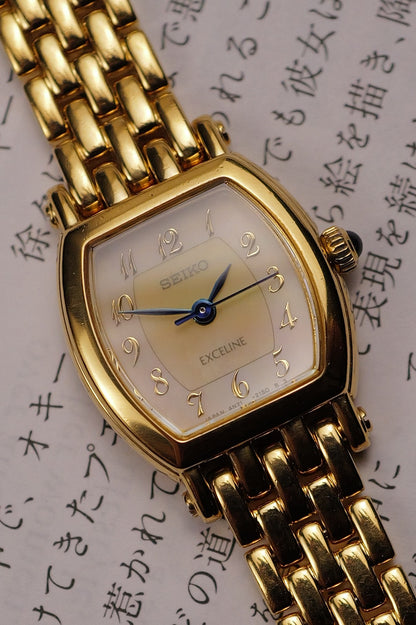 Seiko Exeline Tortue Mother of Pearl Dial with original bracelet  Circa.1996