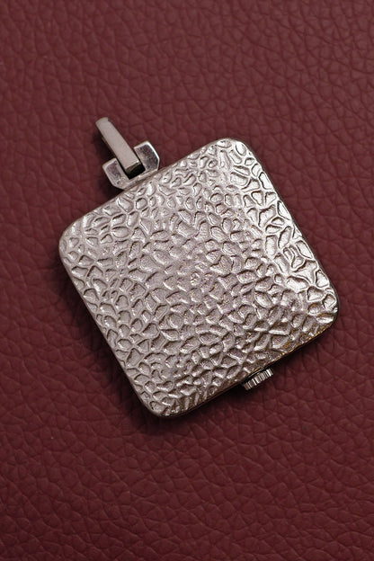 Seiko Hammered Case Pendent 21-1100S