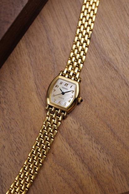 Seiko Exeline Tortue Mother of Pearl Dial with original bracelet Circa.1996