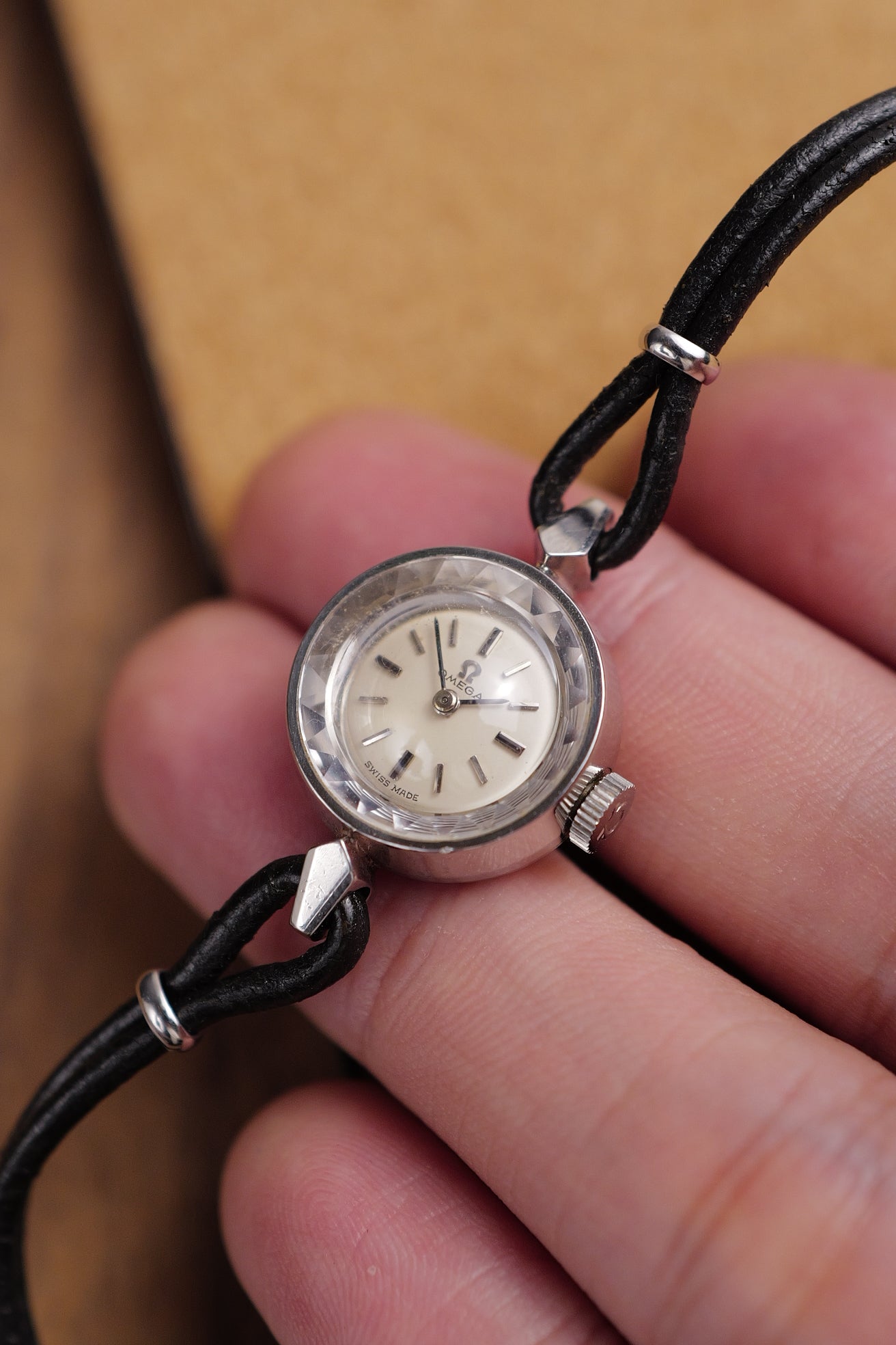 Omega De ville with faceted Glass dome Cal.485 cocktail ladies watch