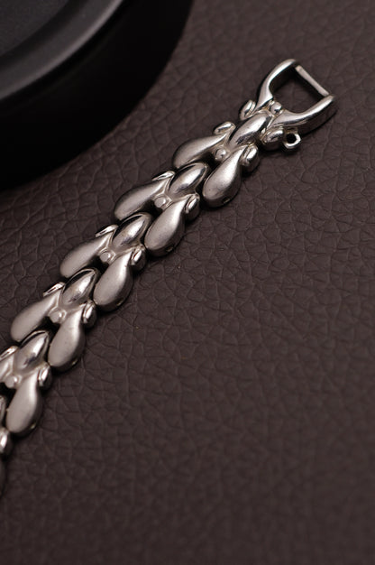 Seiko Exceline Mother of Pearl dial Tear-drop Bracelet 1F20-2J50