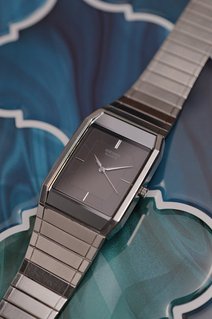 Seiko Quartz "robocop" Rectangular 7431-5360 Circa.1984