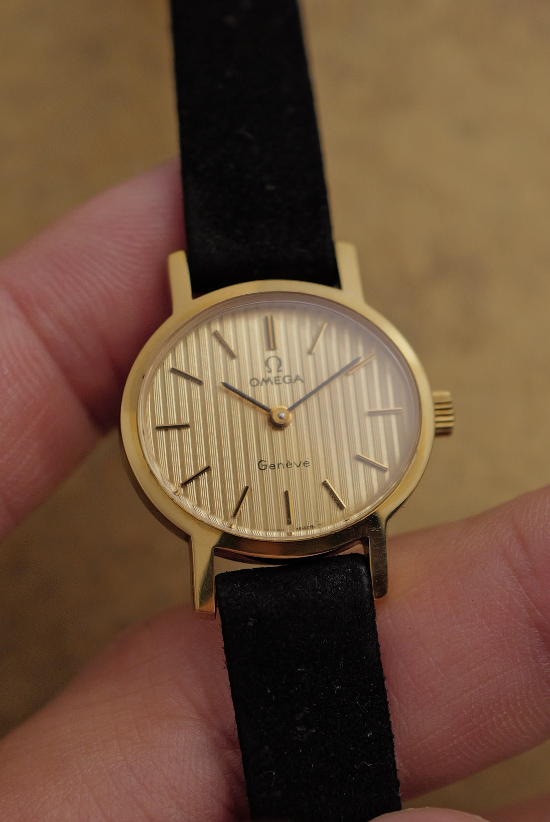Omega Geneve oval "Linen" Manual winding  w/ original strap buckle