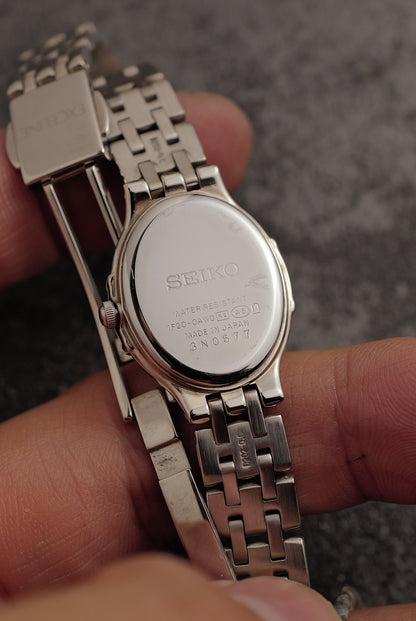 Seiko Exceline Oval with Diamond bezel Circa. 1993