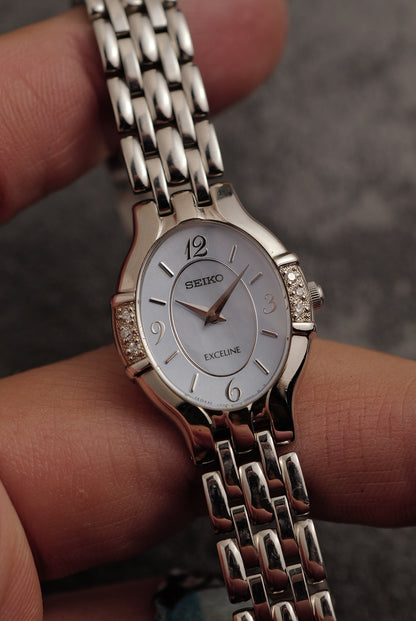 Seiko Exceline Oval with Diamond bezel Circa. 1993