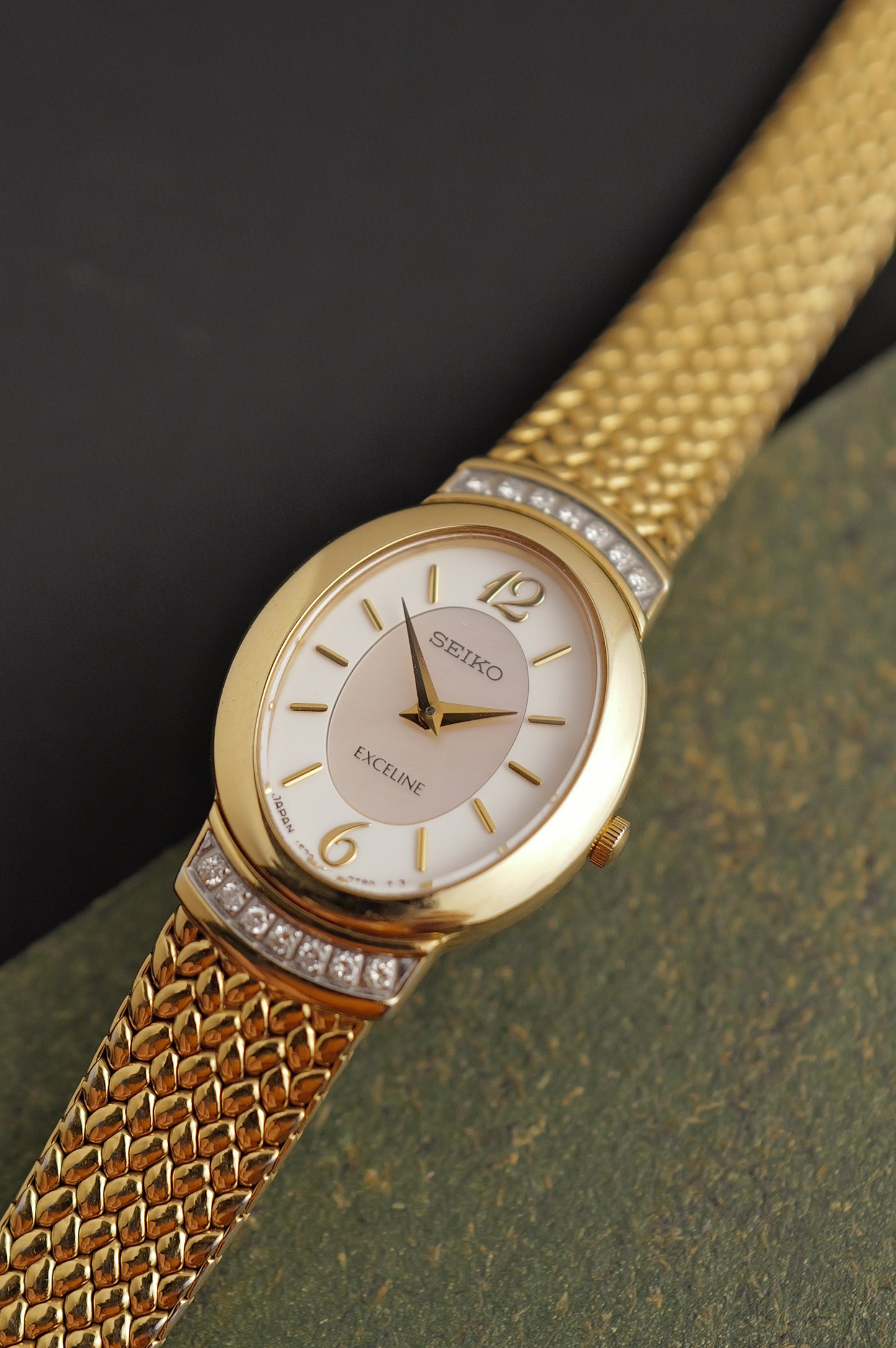 Seiko Exceline Mother of Pearl Oval w/ Diamonds Circa.1991