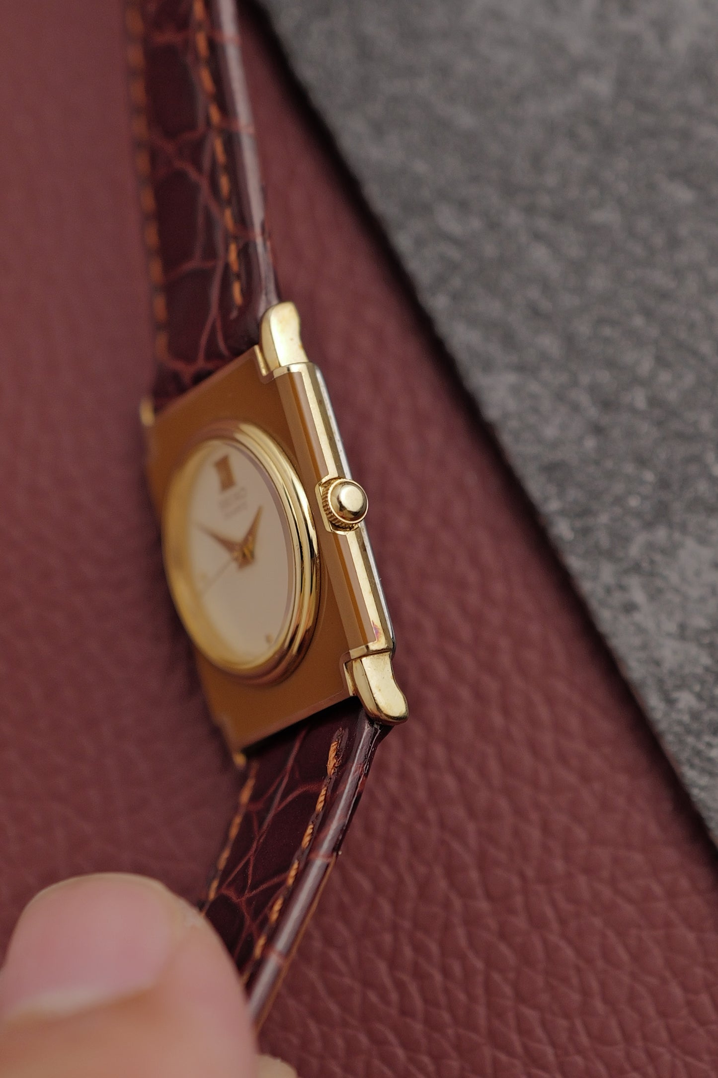 Seiko Quartz "Lacquer Frame" Circa. 1984