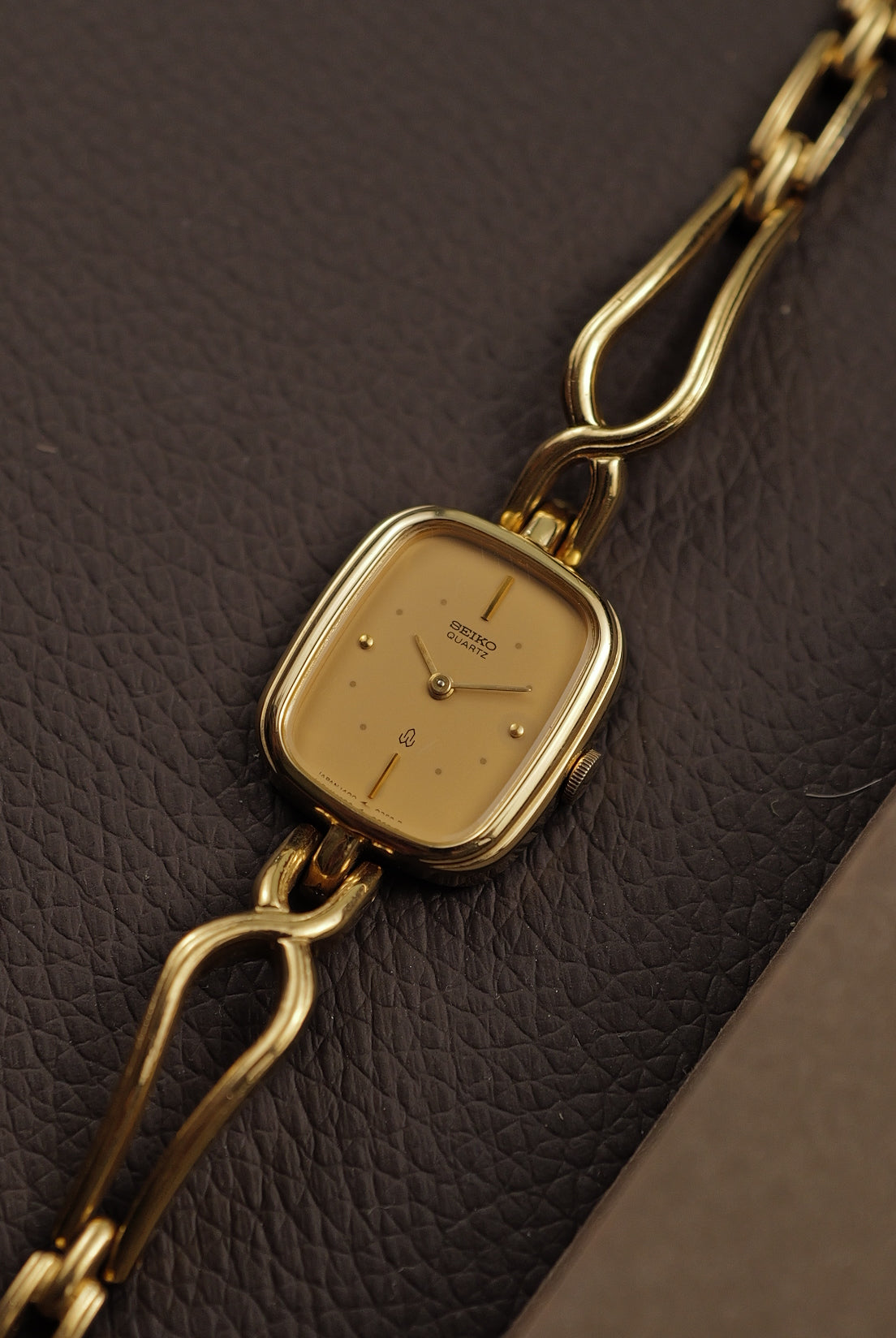 Seiko Quartz "Golden knot" Circa. 1980