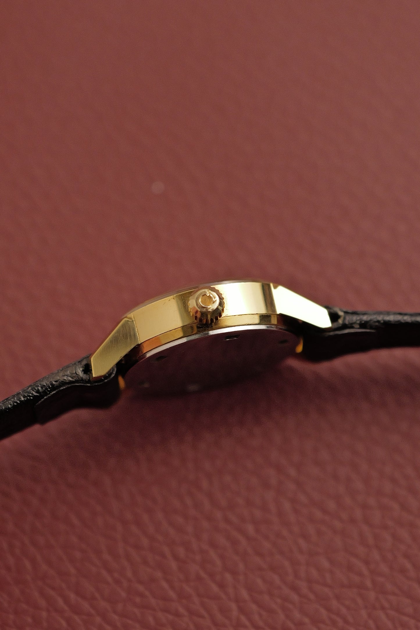 Omega Geneve Cal. 485  Circa. 1970s