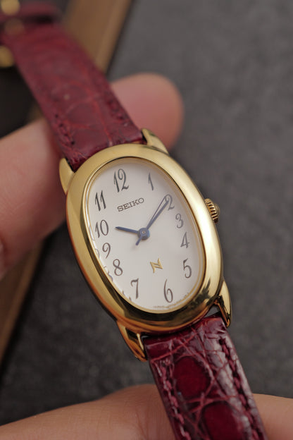 Seiko Ladies "Baignoire" Gold Circa. 1995 w/ original strap buckle