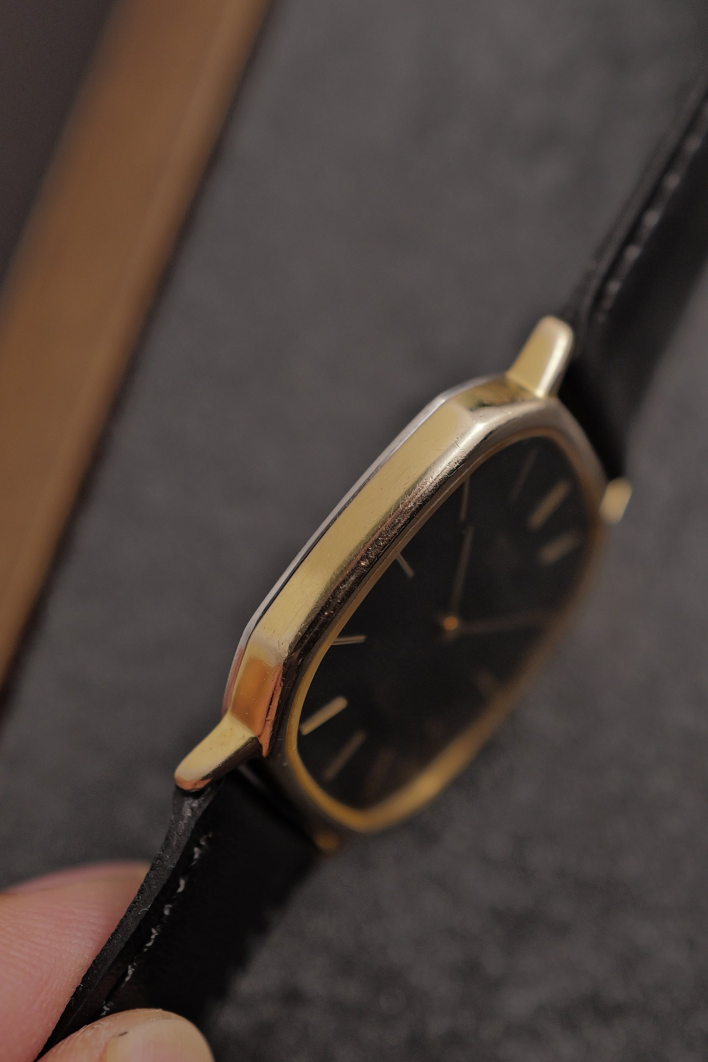 Seiko Dolce “ Onyx Bark” Solid 10k gold Case circa. 1981