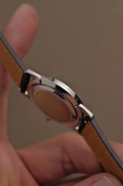 Universal Geneve Ref. 842.101 Linen Dial