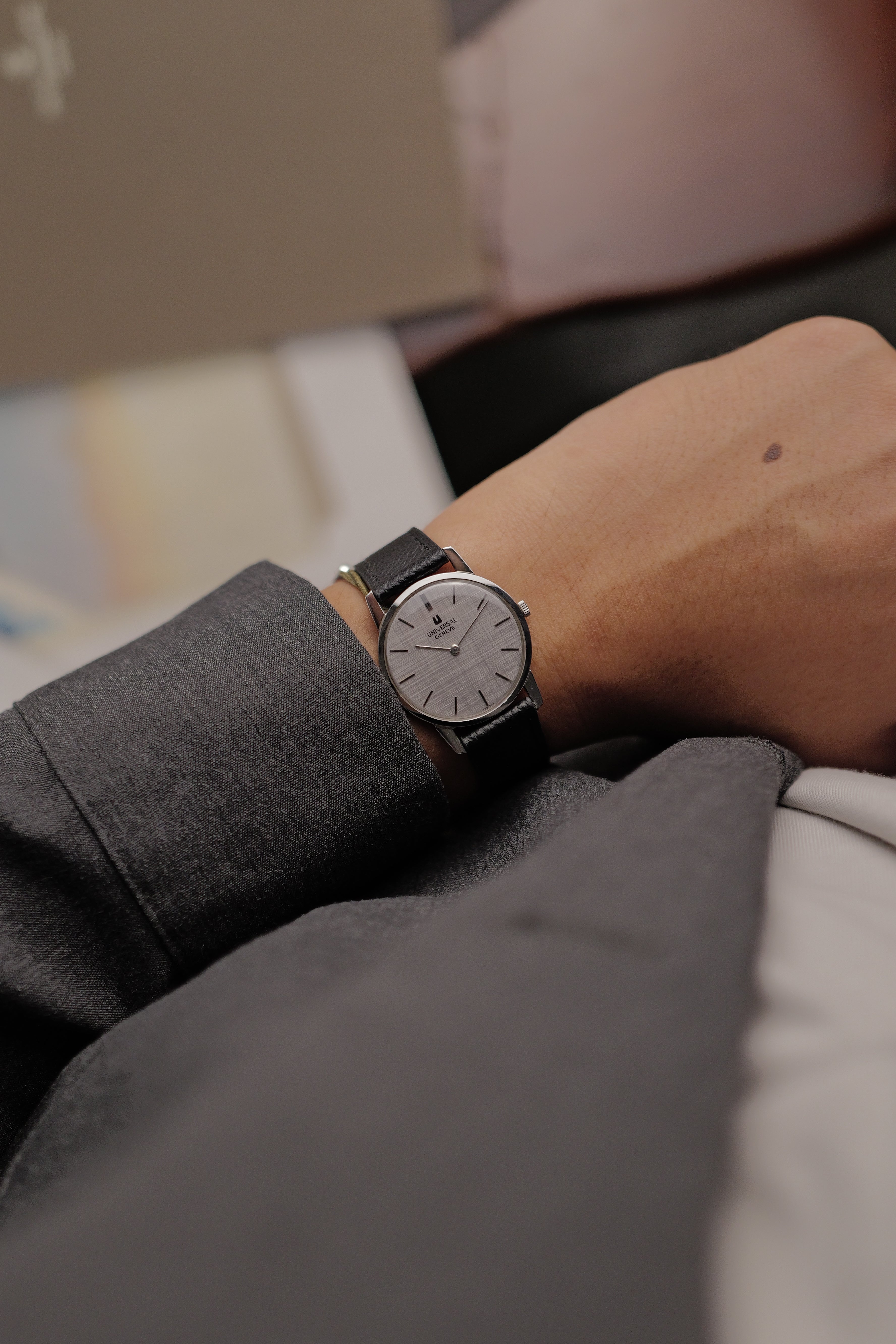 Universal Geneve Ref. 842.101 Linen Dial – My First Vintage