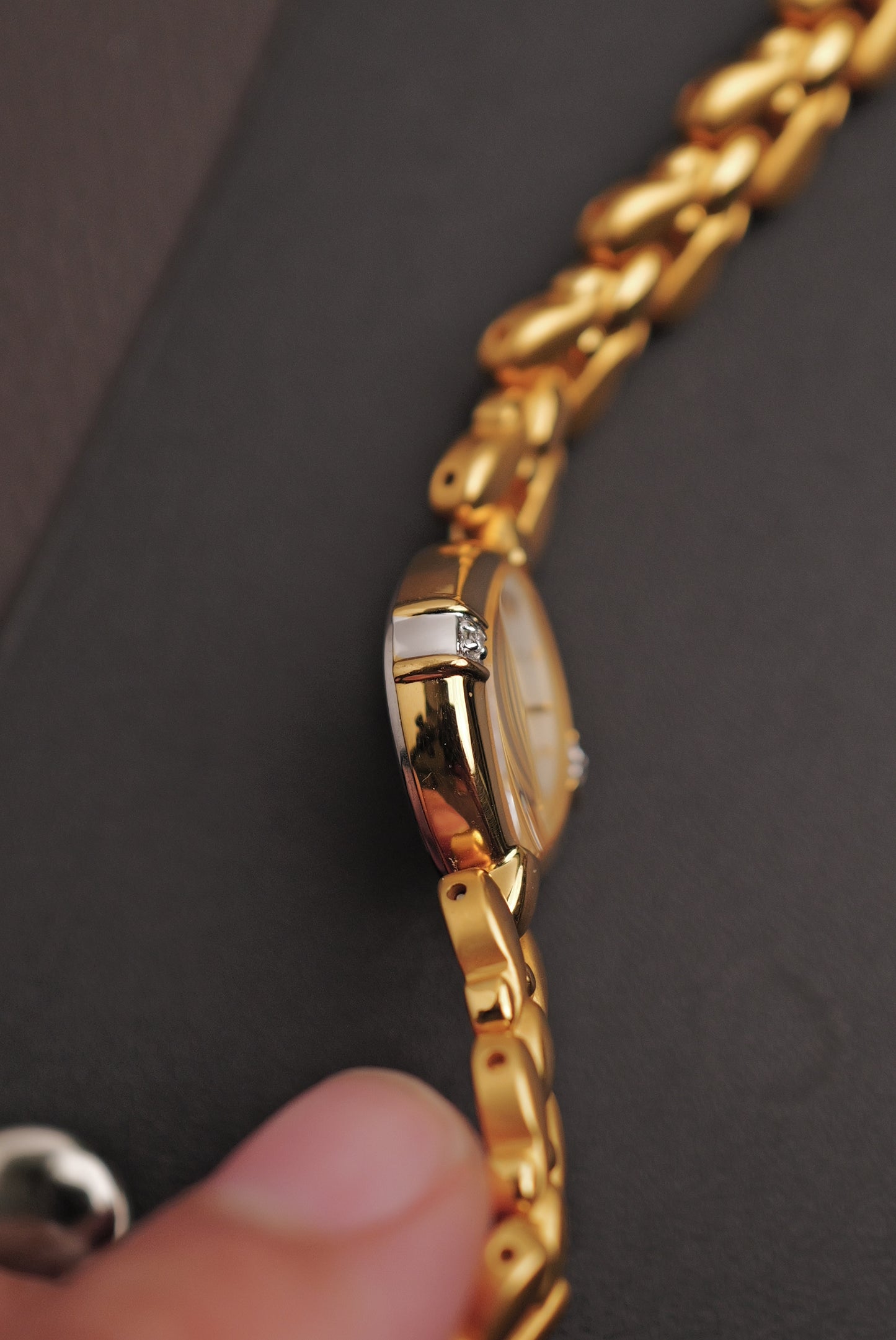 Seiko Exceline Mother of Pearl dial Tear-drop Bracelet in Gold Circa. 1989