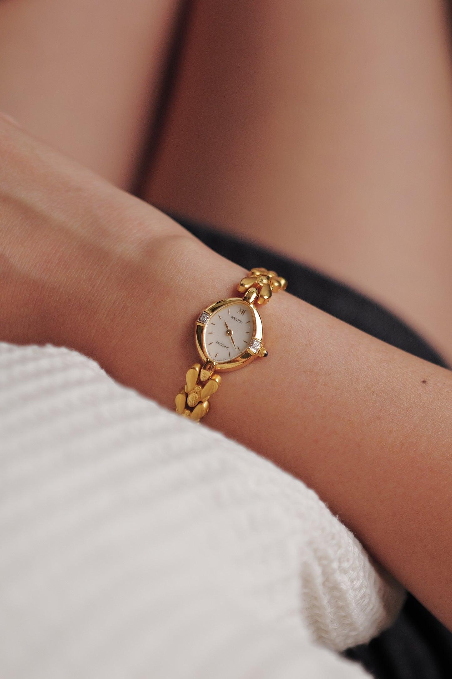 Seiko Exceline Mother of Pearl dial Tear-drop Bracelet in Gold Circa. 1989