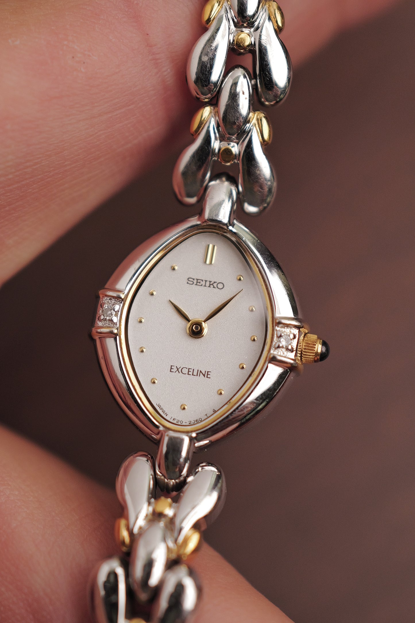 Seiko Exceline Mother of Pearl dial Tear-drop Circa 1993