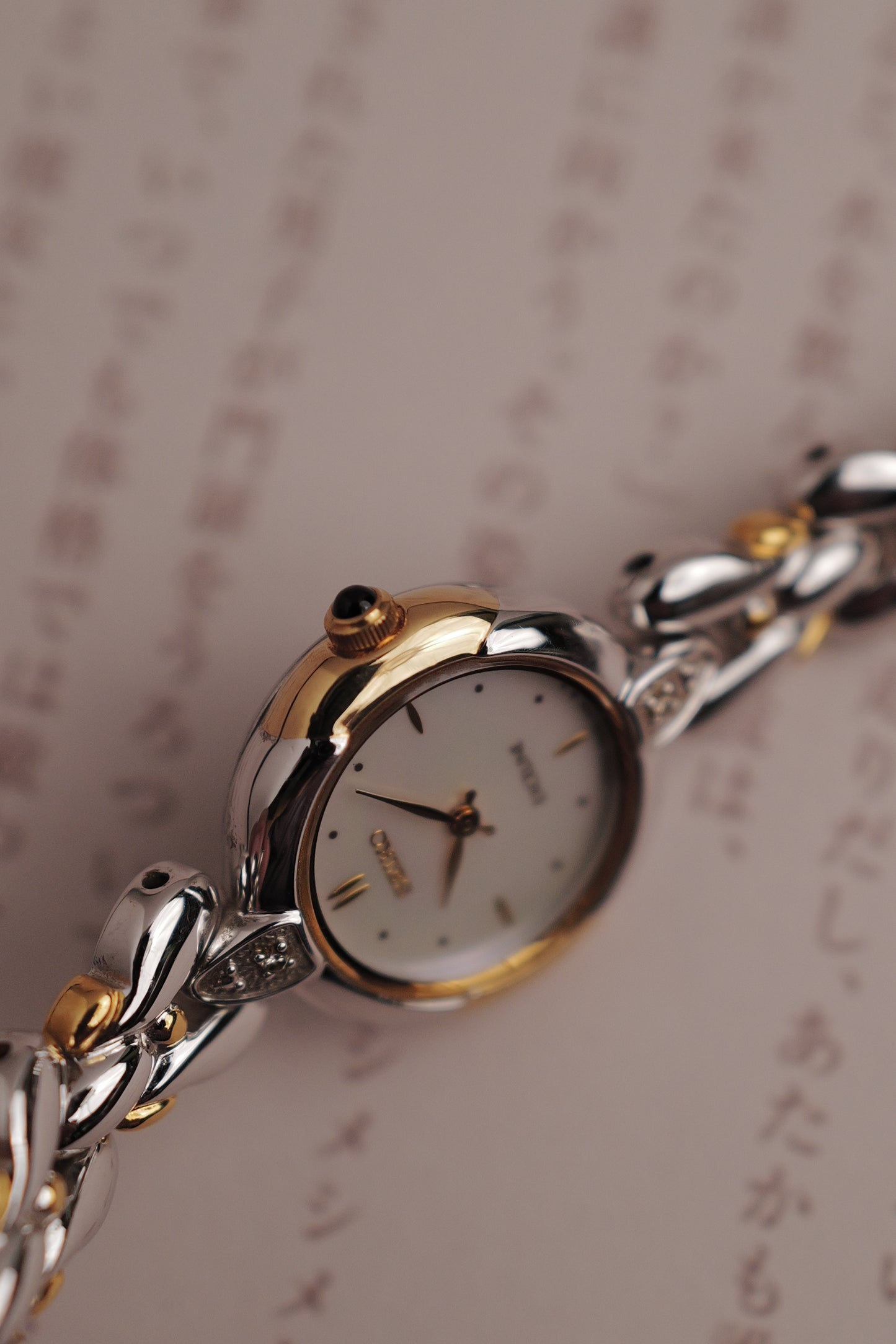 Seiko Exceline Mother of Pearl "2 tone teardrop" Circa. 1995