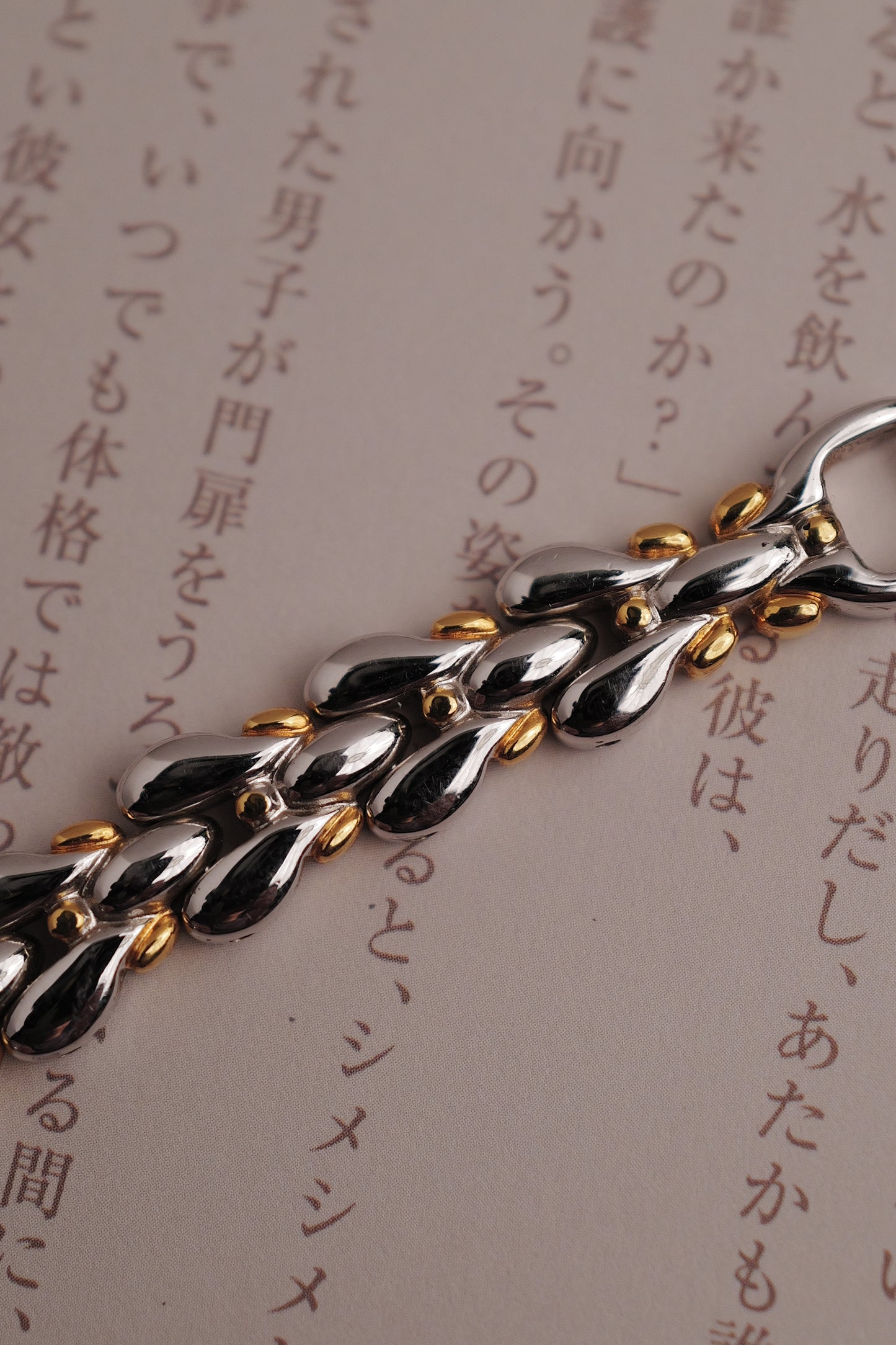 Seiko Exceline Mother of Pearl "2 tone teardrop" Circa. 1995