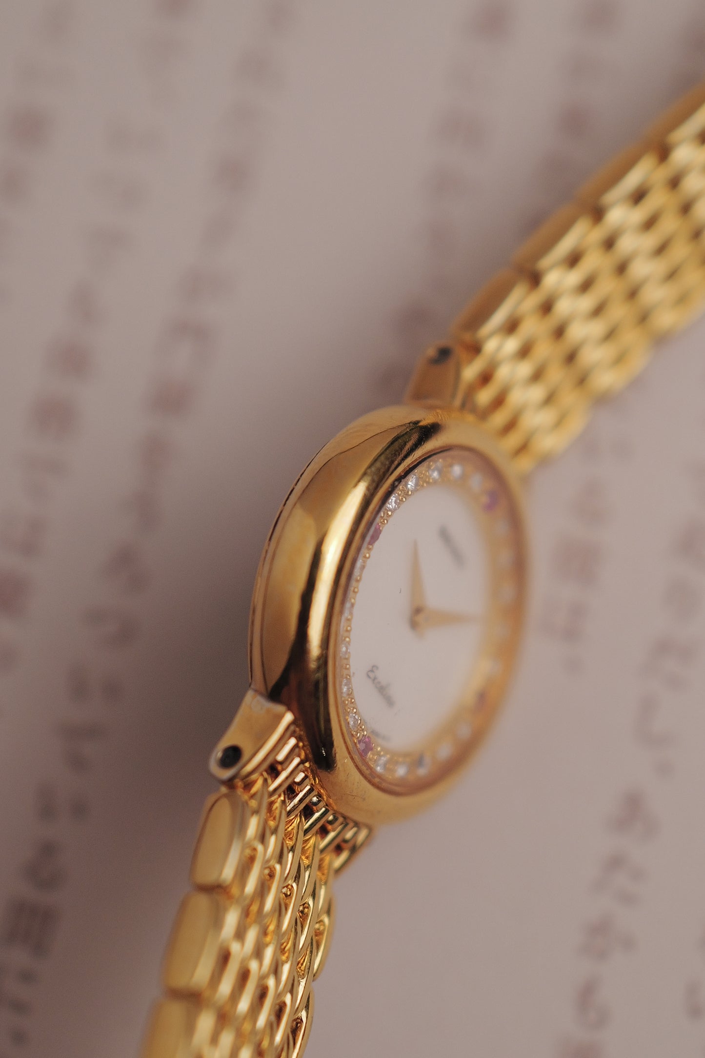 Seiko Exceline Mother of Pearl "RUBY' Circa. 1990