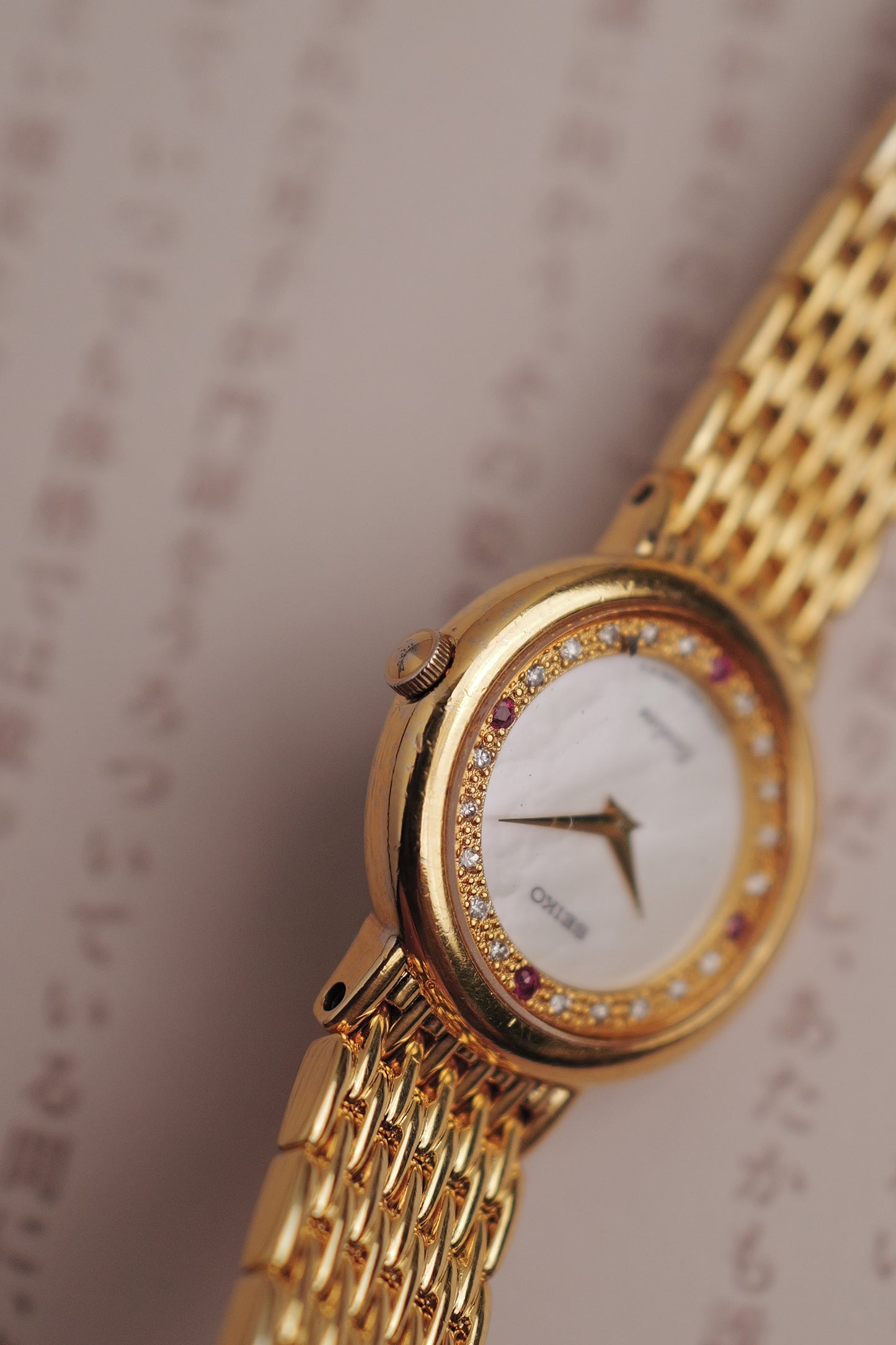 Seiko Exceline Mother of Pearl "RUBY' Circa. 1990