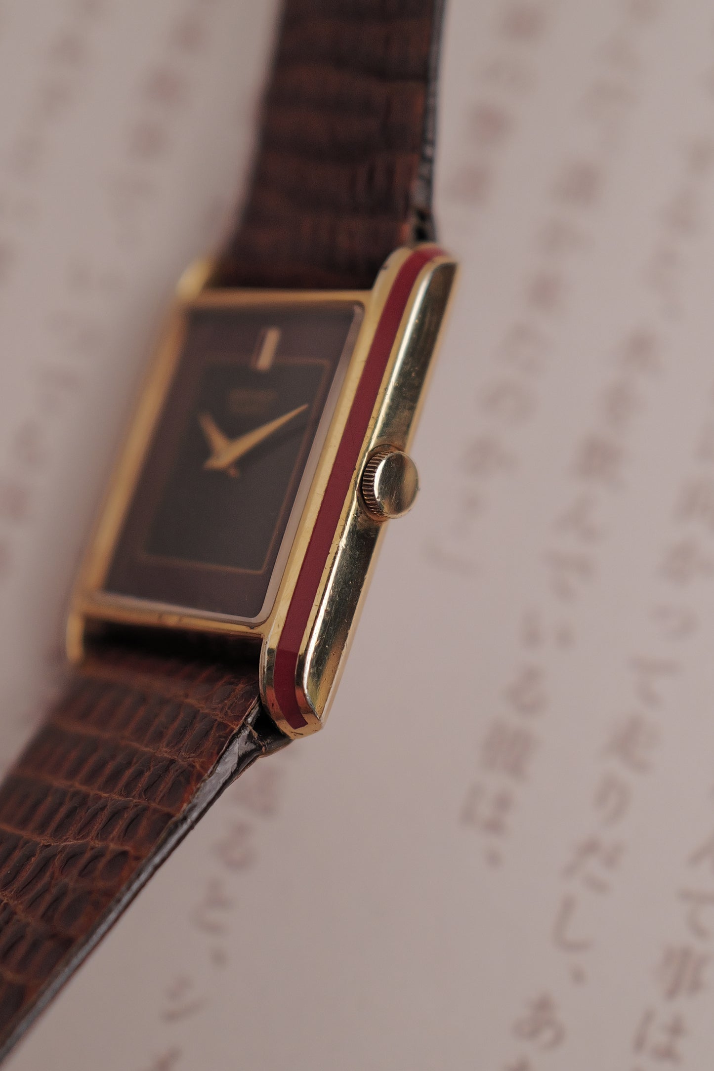 Seiko Tank Art-Deco Lacquer In red Circa. 1982