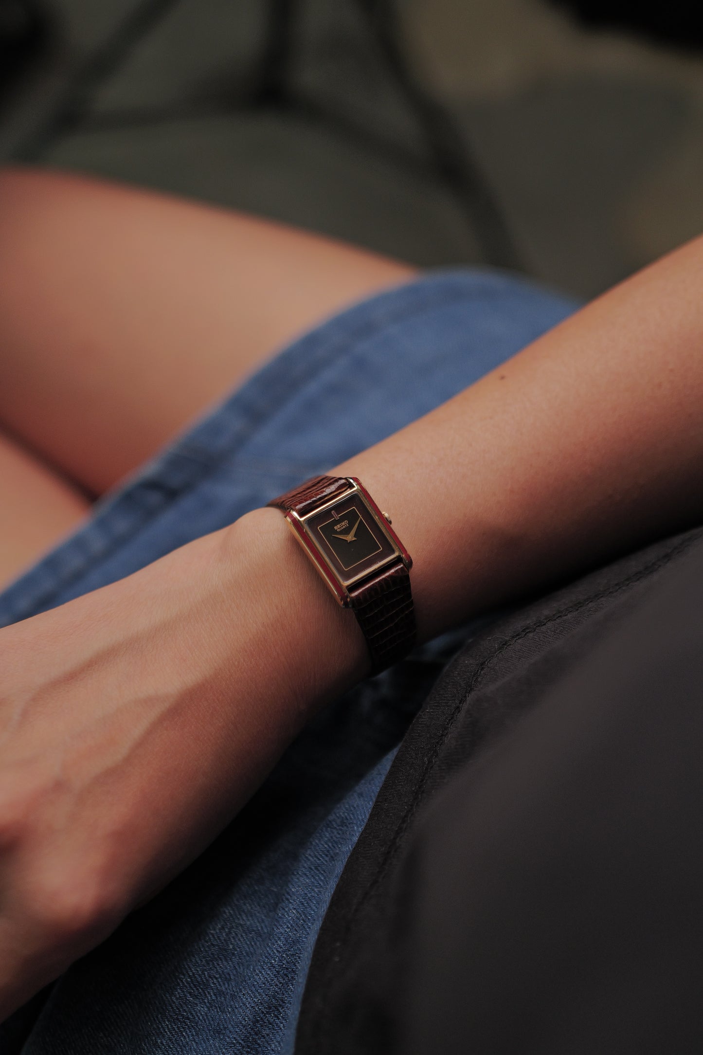 Seiko Tank Art-Deco Lacquer In red Circa. 1982