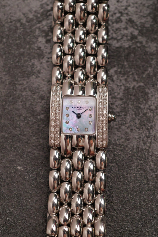 Chaumet Khesis size L w/ factory diamond & MOP dial Circa. 1990s