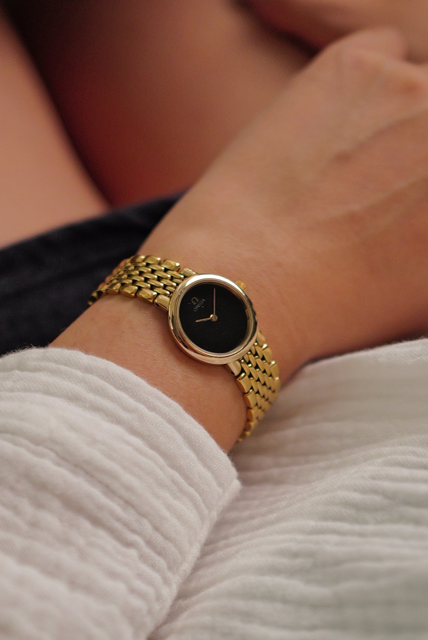 Omega De-ville "Onyx Oval" Circa. 1990s