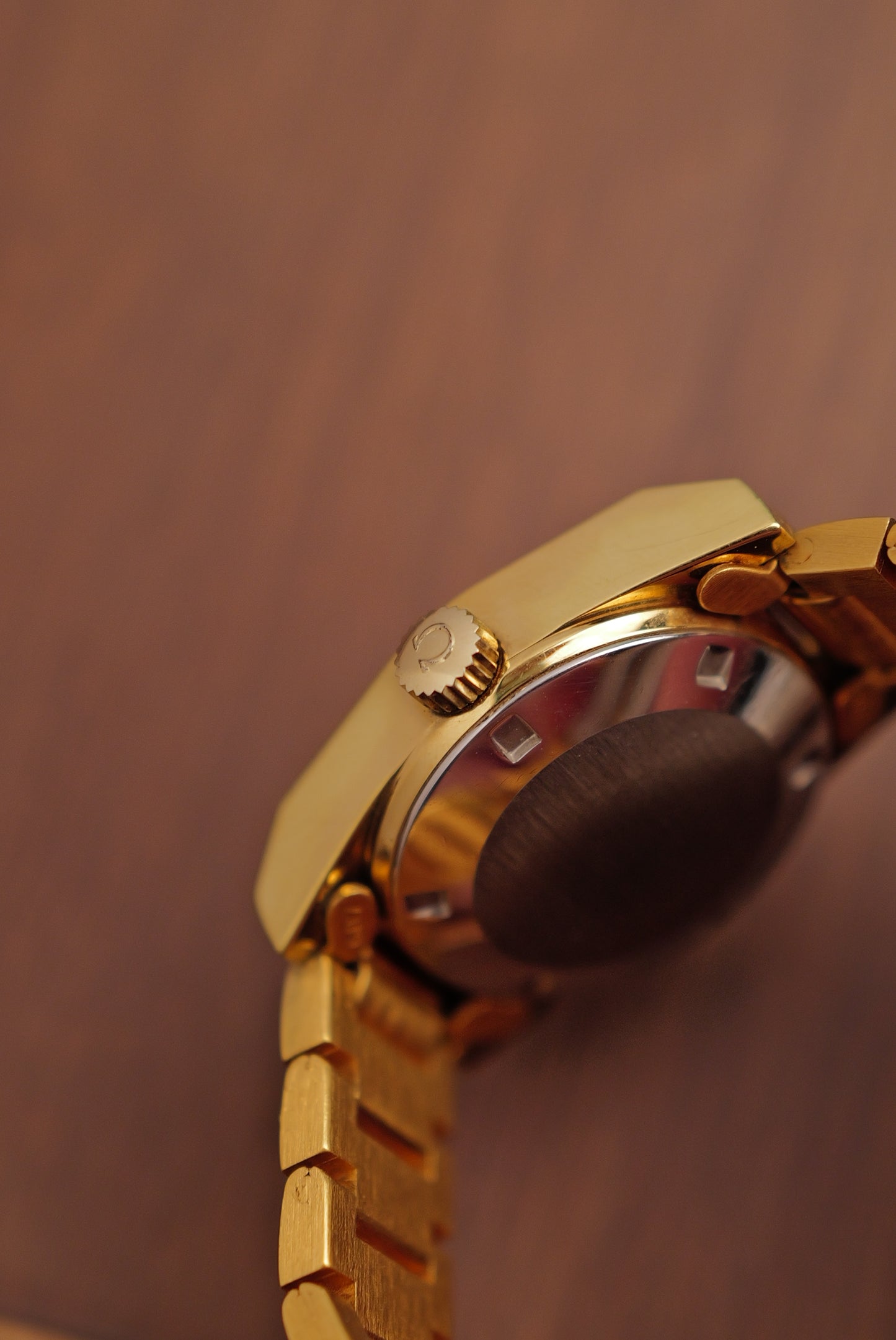 Ladies Omega Geneve Automatic "land dweller" Circa. 1970s