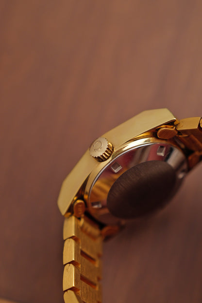 Ladies Omega Geneve Automatic "land dweller" Circa. 1970s