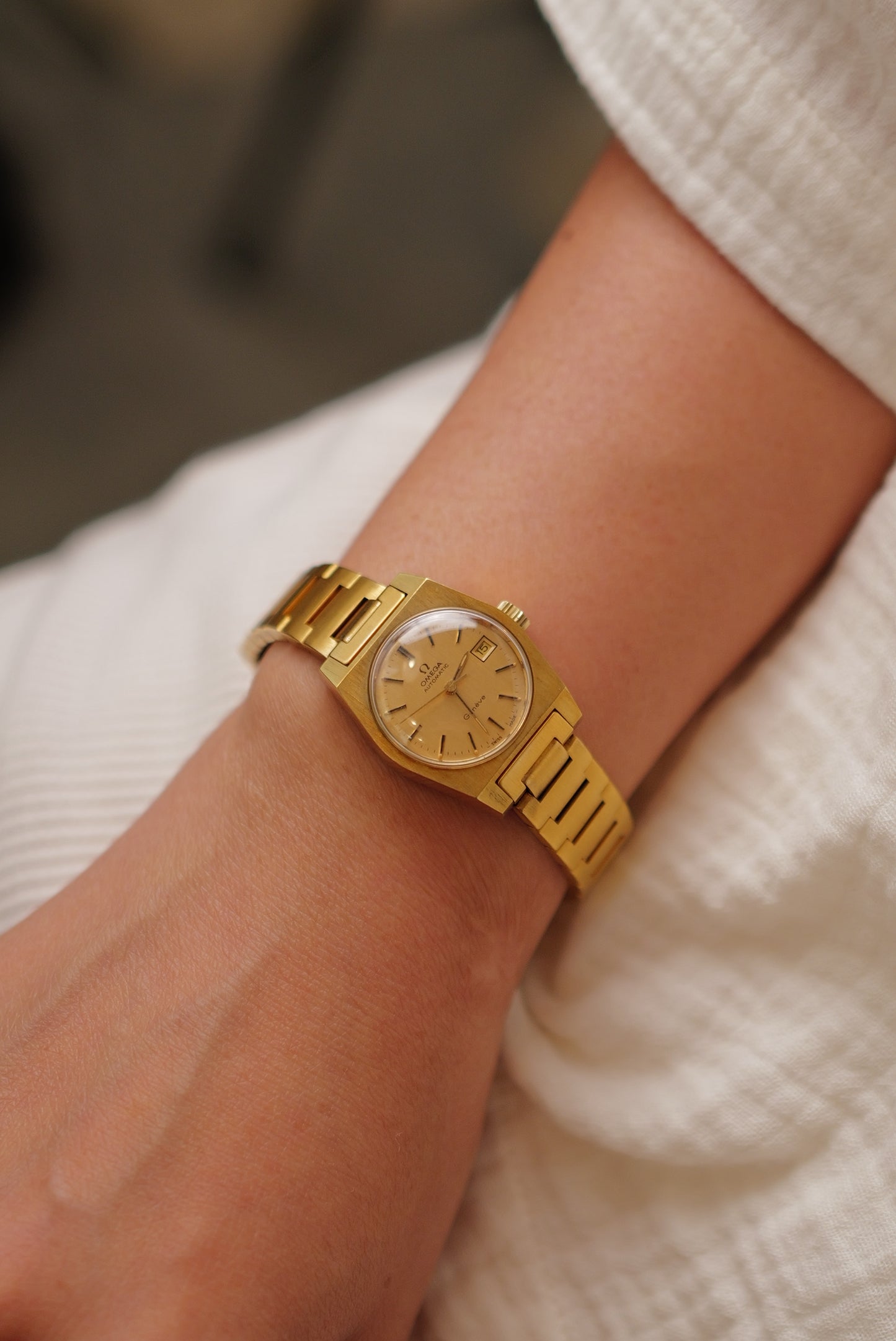 Ladies Omega Geneve Automatic "land dweller" Circa. 1970s