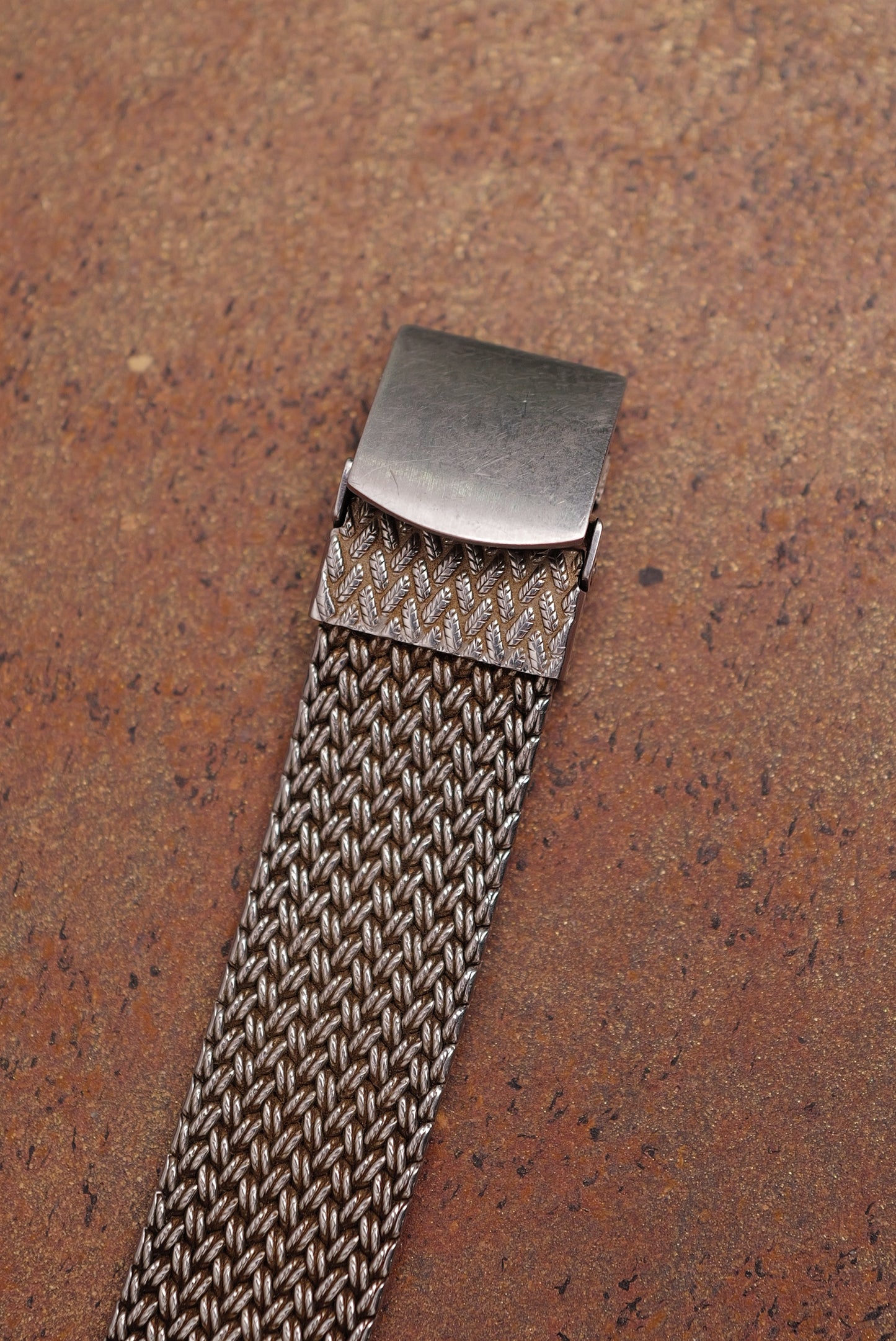 Seiko Dolce integrated bracelet "Sunburst Blue" Circa. 1985