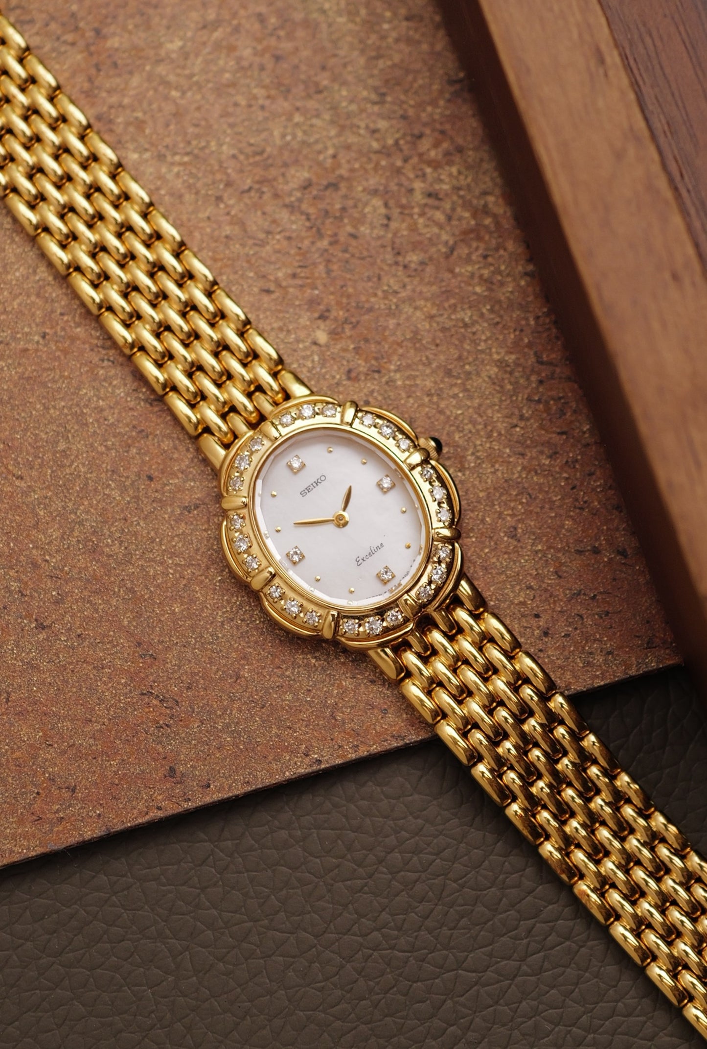 Seiko Exceline "Diamond Petal" Mother of Pearl Dial Circa. 1990