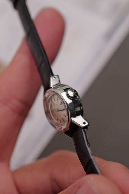 Ladies Omega Cocktail Watch w/ faceted Glass & Automatic movement Circa. 1970s