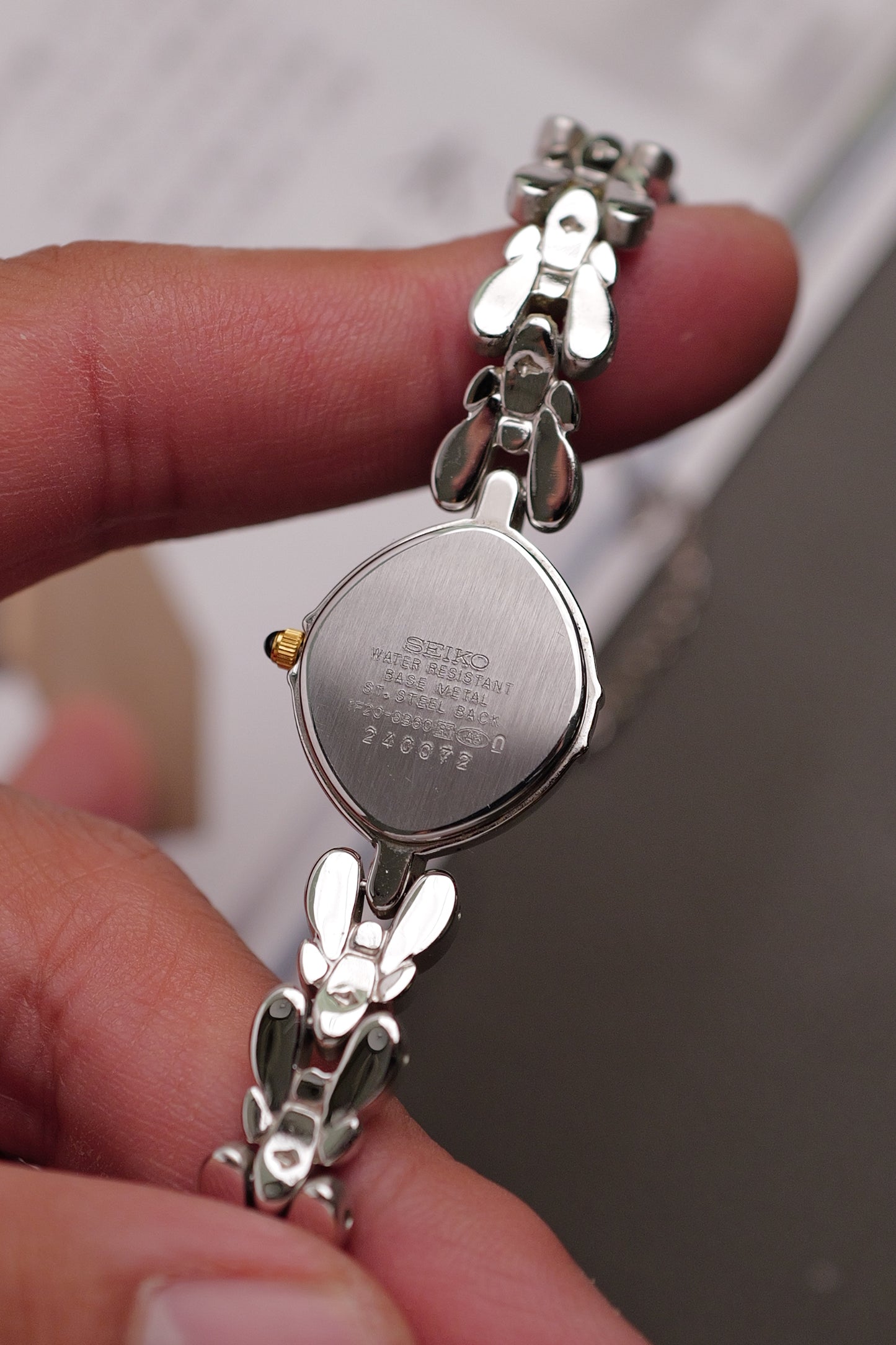 Seiko Exceline Mother of Pearl dial Tear-drop Bracelet Circa.1992